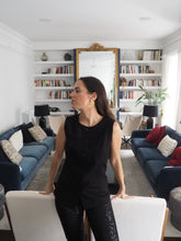 Cargar imagen en el visor de la galería, Chaleco negro