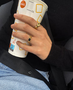 Anillo retro ónyx negro- Acero dorado 316L baño oro 18k - Talla 8,,10, 12, 14, 16 y 18