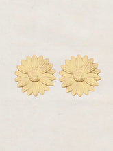 Cargar imagen en el visor de la galería, Pendientes Joana - Latón chapado oro 18k