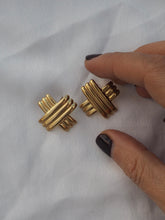 Cargar imagen en el visor de la galería, Pendientes Anastasia EDICIÓN LIMITADA · Acero 316L baño oro 18k