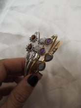 Cargar imagen en el visor de la galería, Pulsera piedra luna - Latón baño plata - Original India
