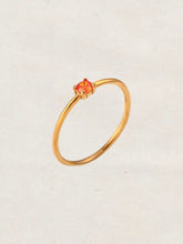 Cargar imagen en el visor de la galería, Anillo solitario circonita naranja - Acero dorado 316L baño oro 18k - Talla 15