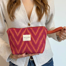 Cargar imagen en el visor de la galería, Bolso neceser grande FUEGO