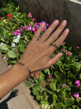 Cargar imagen en el visor de la galería, Pulsera Magic 5mm - Acero dorado 316L baño oro 18k