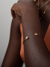 Cargar imagen en el visor de la galería, Pulsera esclava lucky · Acero 316L baño oro 18k