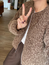 Cargar imagen en el visor de la galería, Abrigo bomber camel