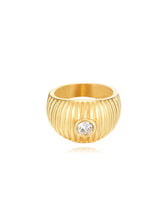 Cargar imagen en el visor de la galería, Anillo Úrsula - Acero dorado 316L baño oro 18k - Talla 10, 12, 14 y 18