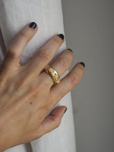 Cargar imagen en el visor de la galería, Anillo Chennai - Edición limitada - Latón baño oro 18k - Talla adaptable de 14 a 18
