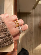 Cargar imagen en el visor de la galería, Anillo rombos - Acero plateado 316L baño plata rodiada - Talla adaptable  de 10 a 16