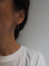 Cargar imagen en el visor de la galería, Pendientes aros 25 mm · Acero dorado 316L baño oro 18K