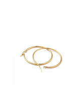Cargar imagen en el visor de la galería, Pendientes aros 25 mm · Acero dorado 316L baño oro 18K