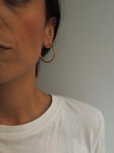 Cargar imagen en el visor de la galería, Pendientes aros 35 mm · Acero dorado 316L baño oro 18K
