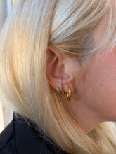 Cargar imagen en el visor de la galería, Pendiente aro ovalado 16mm  - Acero dorado 316L baño oro 18k - par 18€ unidad 9,50€