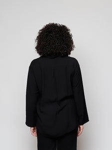 Blusa abotonada negra