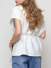 Cargar imagen en el visor de la galería, Blusa cintura lazada blanca