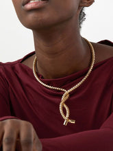 Cargar imagen en el visor de la galería, Collar choker nudo 21mm - Bronce baño oro 18k