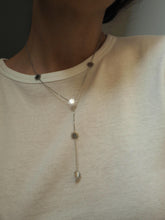 Cargar imagen en el visor de la galería, Collar Mariana - Acero plateado 304L baño plata rodiada