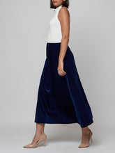 Cargar imagen en el visor de la galería, Falda velvet azul marino