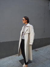 Cargar imagen en el visor de la galería, Gabardina vintage clásica - pieza única