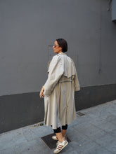 Cargar imagen en el visor de la galería, Gabardina vintage clásica - pieza única