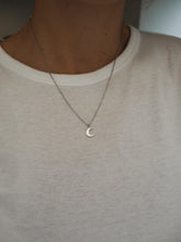 Cargar imagen en el visor de la galería, Collar Luna - Acero plateado 316L baño plata rodiada