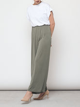 Cargar imagen en el visor de la galería, Pantalón modal verde