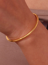 Cargar imagen en el visor de la galería, Pulsera esclava · Acero dorado 316L baño oro 18k