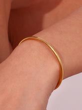 Cargar imagen en el visor de la galería, Pulsera esclava rígida - Acero dorado 316L baño oro 18k