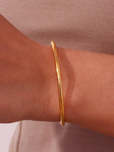 Cargar imagen en el visor de la galería, Pulsera esclava rígida - Acero dorado 316L baño oro 18k
