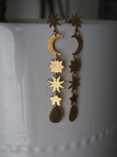 Cargar imagen en el visor de la galería, Pendientes Estrella Luna · Acero dorado 316L baño oro 18k