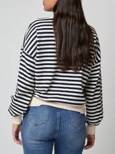 Cargar imagen en el visor de la galería, Sudadera azul marino y blanca