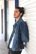 Cargar imagen en el visor de la galería, VINTAGE DENIM JACKET TONO MEDIO - VARIAS TALLAS DISPONIBLES