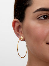 Cargar imagen en el visor de la galería, Pendientes AROS ESTRELLA • acero dorado baño oro 18K