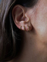 Cargar imagen en el visor de la galería, Pendientes aro 12 mm · Acero dorado 316L baño oro 18K · par 15€ unidad 8€