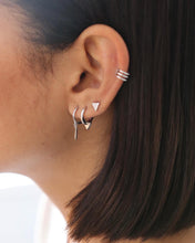 Cargar imagen en el visor de la galería, Pendientes triángulo - Plata 925 - par 19€ unidad 10€