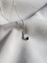 Cargar imagen en el visor de la galería, Pack: Collar + Pendientes aros 18mm BELLOTERA - Plata 925