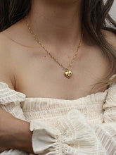 Cargar imagen en el visor de la galería, Collar Victoria - Acero dorado 316L baño oro 18k