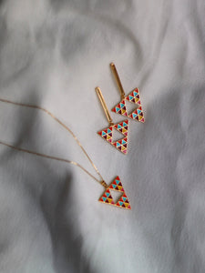 Pack: Collar + pendientes barra CAMERÚN - Charm latón baño oro 18k y cadena Plata 925 baño oro 18k