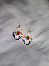 Cargar imagen en el visor de la galería, Pack: Collar + pendientes aro CABO VERDE -Colgante latón baño oro 18k y cadena acero dorado 316L baño oro 18k