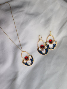 Pack: Collar + pendientes aro CABO VERDE -Colgante latón baño oro 18k y cadena acero dorado 316L baño oro 18k