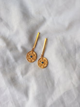 Cargar imagen en el visor de la galería, PACK: COLLAR + PENDIENTES BARRA DELHI - PLATA BAÑO ORO 24K