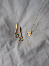 Cargar imagen en el visor de la galería, PACK: COLLAR + PENDIENTES BARRA CHENNAI - PLATA BAÑO ORO 24K