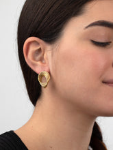 Cargar imagen en el visor de la galería, Pendientes Gina - acero dorado baño oro 18k
