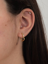 Cargar imagen en el visor de la galería, Pendiente piercing circonita 5mm - Acero baño oro 18k