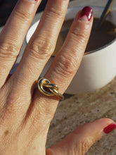 Cargar imagen en el visor de la galería, Anillo Miranda - acero dorado baño oro 24K