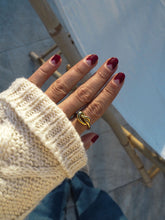 Cargar imagen en el visor de la galería, Anillo Miranda - acero dorado baño oro 24K