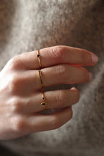 Cargar imagen en el visor de la galería, Anillo circonita negra · Plata 925 · Talla 10 y 12
