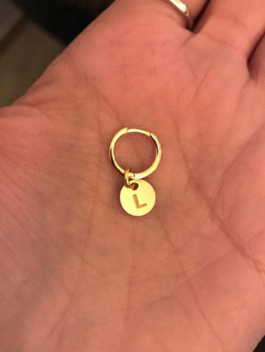 Pendiente letra 12mm -Plata 925 baño oro 18K- unidad 18€ - Varias letras disponibles