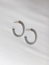 Cargar imagen en el visor de la galería, Pendientes aros RABAT - Plata vieja