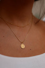 Cargar imagen en el visor de la galería, Combo = Collar moneda San Jorge + Cadena bolitas • Plata 925 baño oro 18K